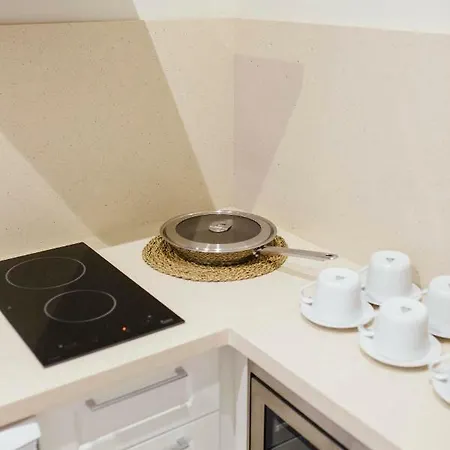 One&lux Byron Siviglia