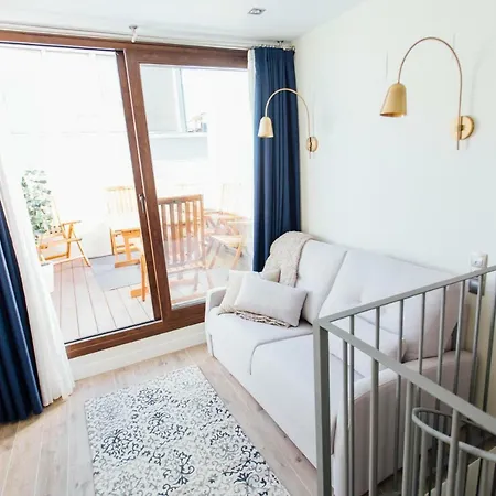 One&lux Byron セビリア