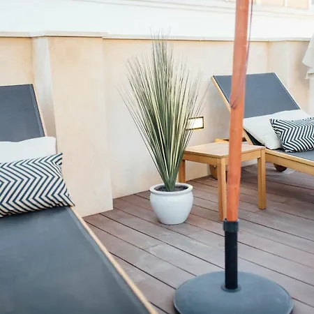 One&lux Byron Sewilla