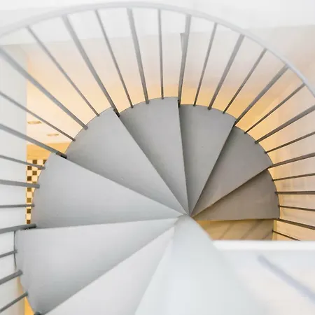 One&lux Byron アパート