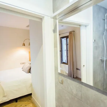 One&lux Byron セビリア