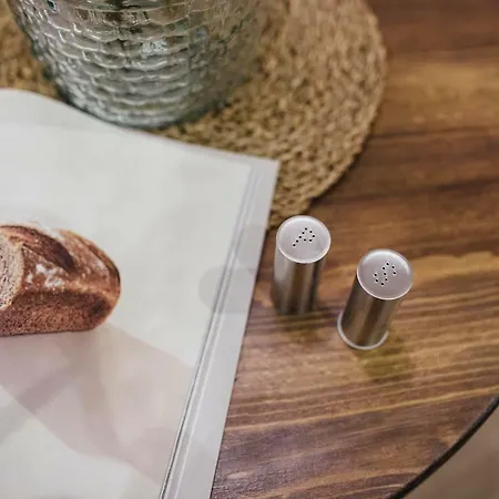 One&lux Byron セビリア